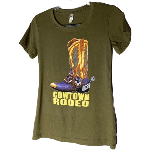 Next Level Green T-shirt Cowtown Rodeo Size Medium 💚 SALE!! - Picture 2 of 6